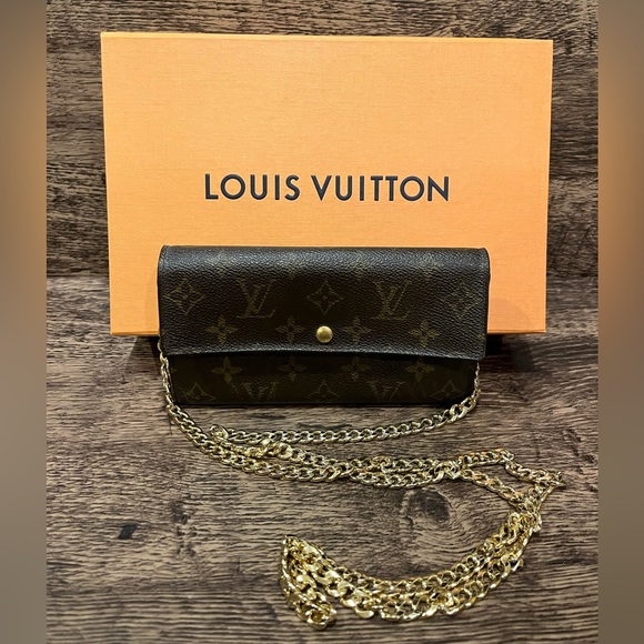 SOLD 🎉🎉Authentic Louis Vuitton Wallet Crossbody - Picture 3 of 8